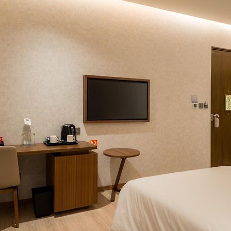 080 Transit Hotel, T2 Turuvekere Eksteriør billede